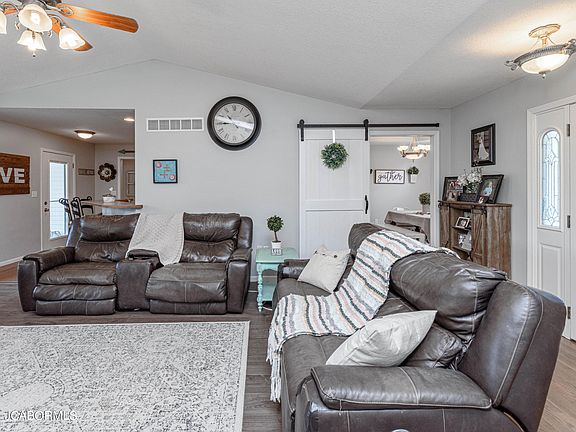 5th image of 2313 Massey Ln