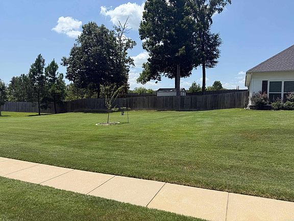 2nd image of 3903 Hampton Dr