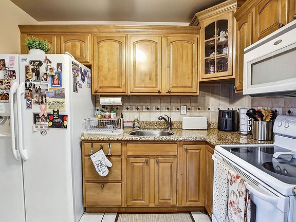 5th image of 1935 SW 67th Terrace