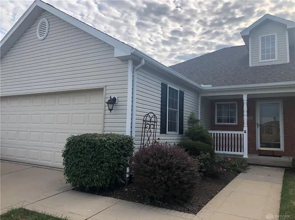 1853 Golfview Dr, Springfield, OH 45502