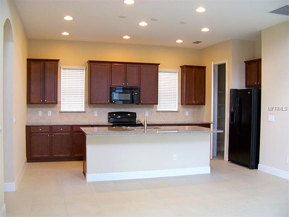 3rd image of 7857 Laureate Blvd