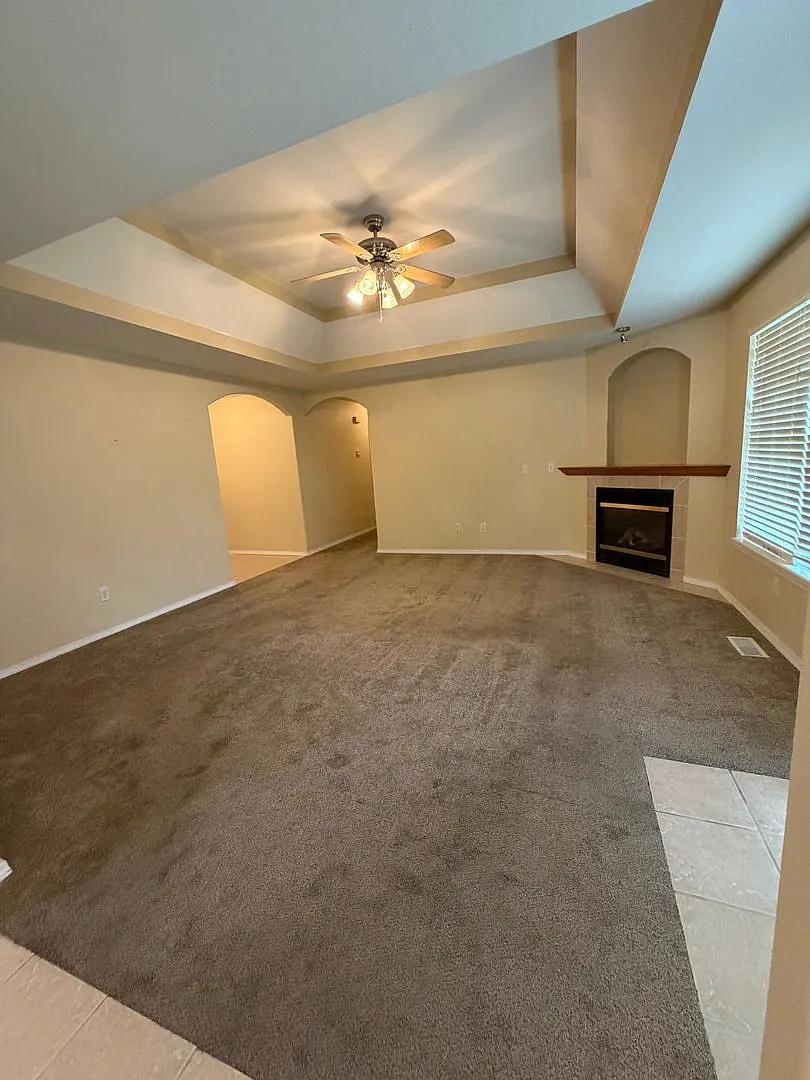 Building Photo - 985 Linwood