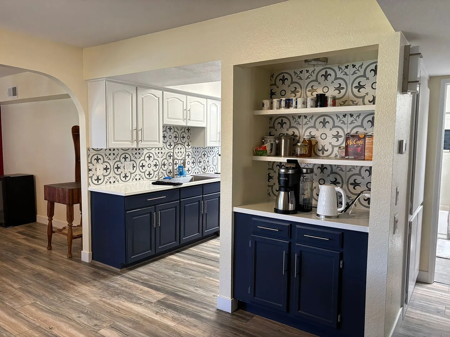 Discover a well-maintained 2-bedroom, 2-bath home in Leisure World A 45+ Active Adult Resort Comm... — Photo 4