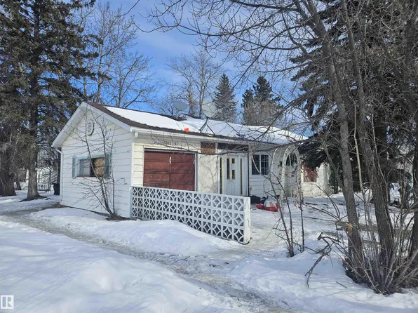 5012 51st Ave, Cold Lake, AB T9M 1X2