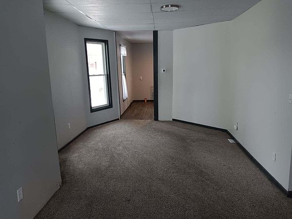 4th image of 57 Lilac St