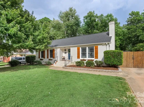 6935 Wrentree Dr, Charlotte, NC 28210