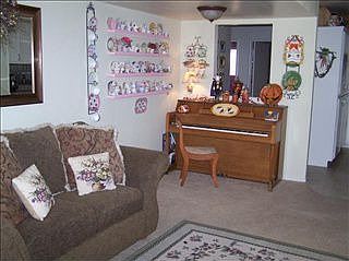 3rd image of 1415 Thomas Dr