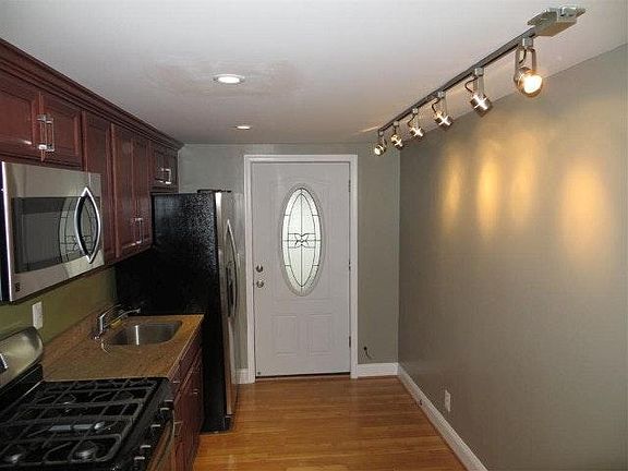 Kitchen with Gallery Lighting
