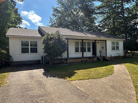 4th image of 910 Highland Cir