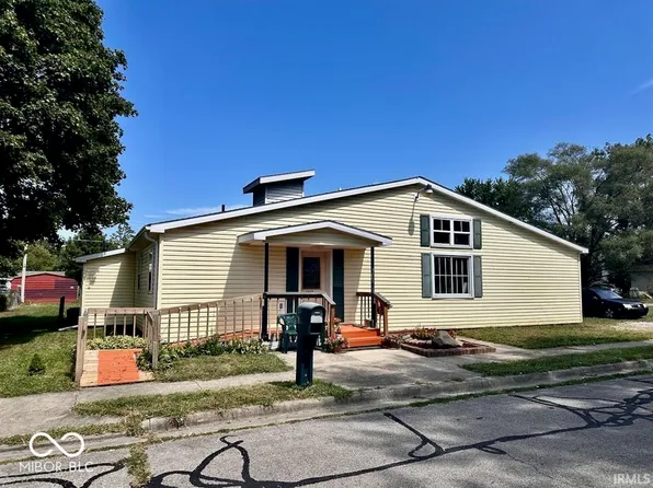 1442 W 15th St, Muncie, IN 47302
