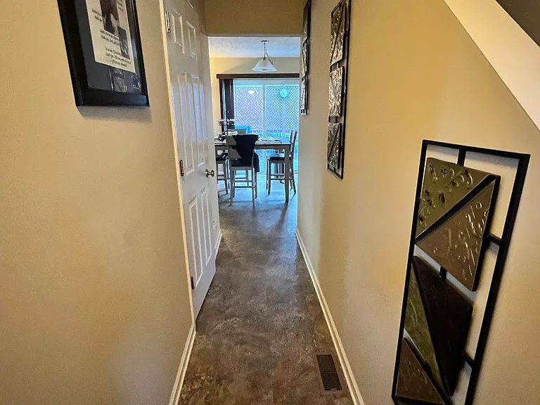 1110 Willow Ave — Photo 5