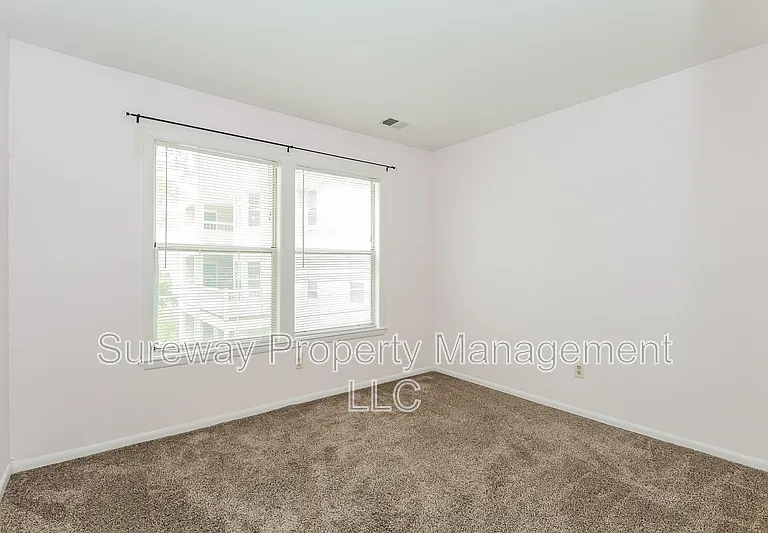 108 Lowell Ct #5 — Photo 12