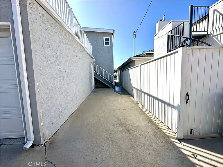 453 29th St — Photo 21