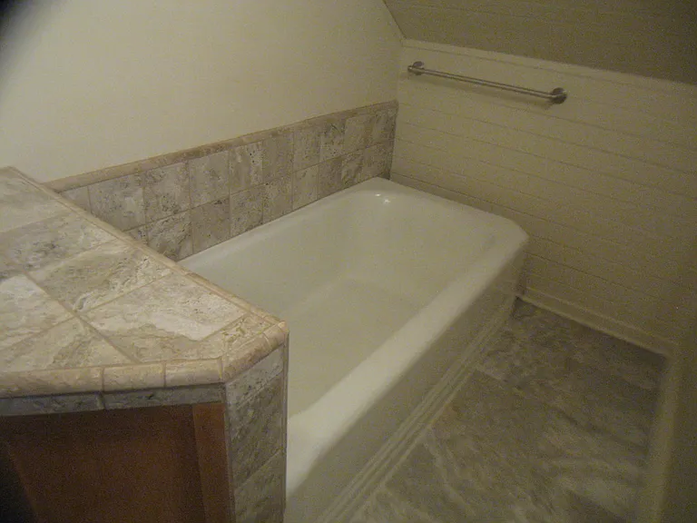 310 E Lake St — Photo 23