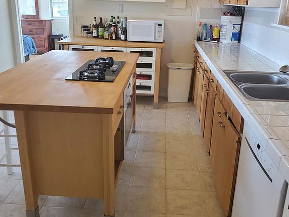 5th image of 255 Lake Francis Ln