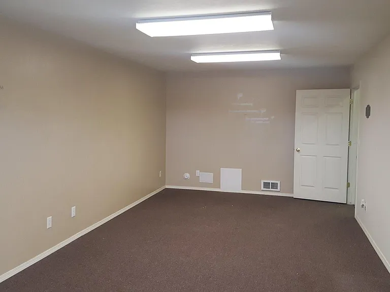 215 Country Club Ln #2 — Photo 6