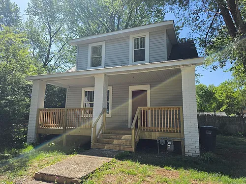 619 Webb Rd NE Photo 1