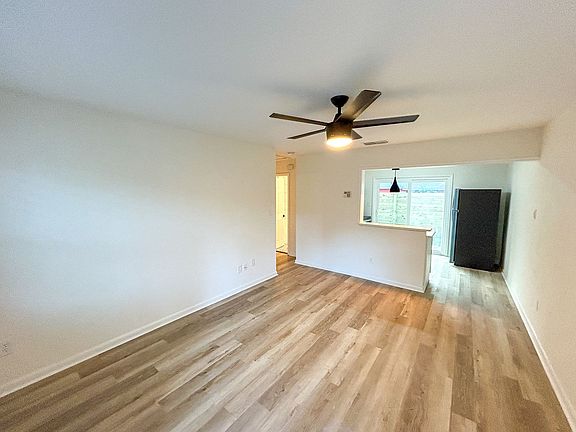 4th image of 414 SE 8th St APT C