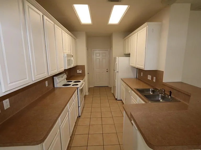 14418 Fairbuff Ln — Photo 4
