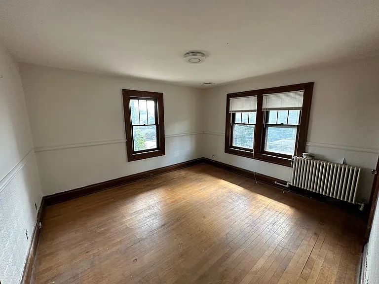 714 E 9th St #1 — Photo 12