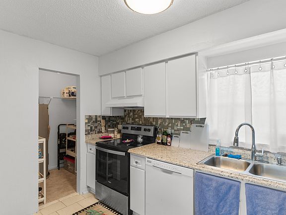 4th image of 1425 Teague Rd. #407