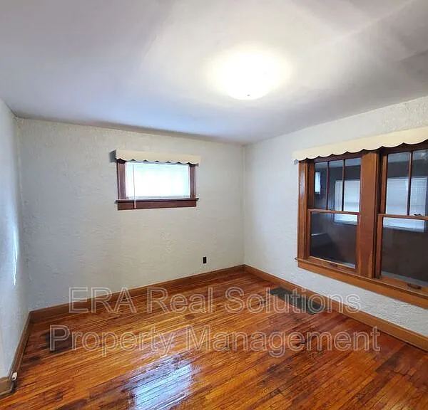 695 S Eureka Ave — Photo 10