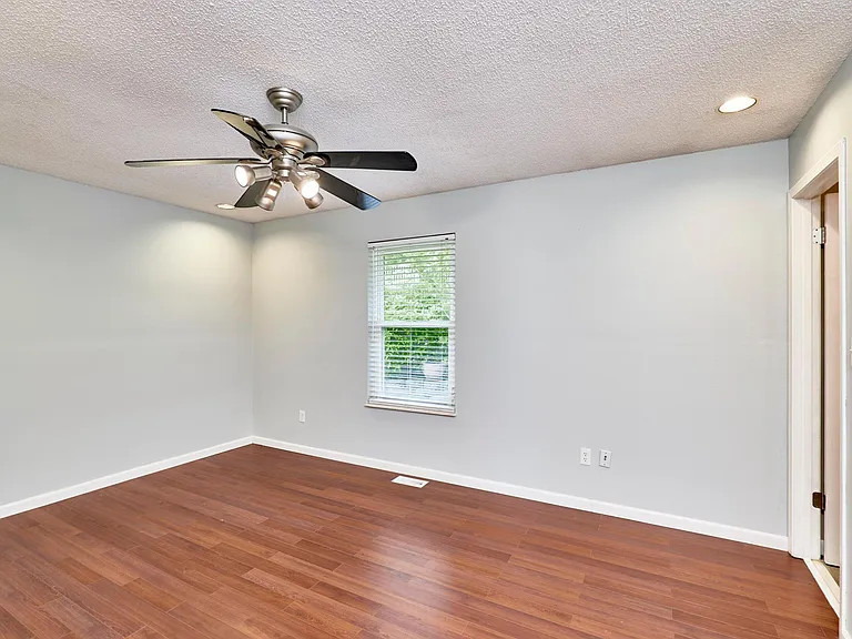 6001 La Chateau Ct — Photo 13