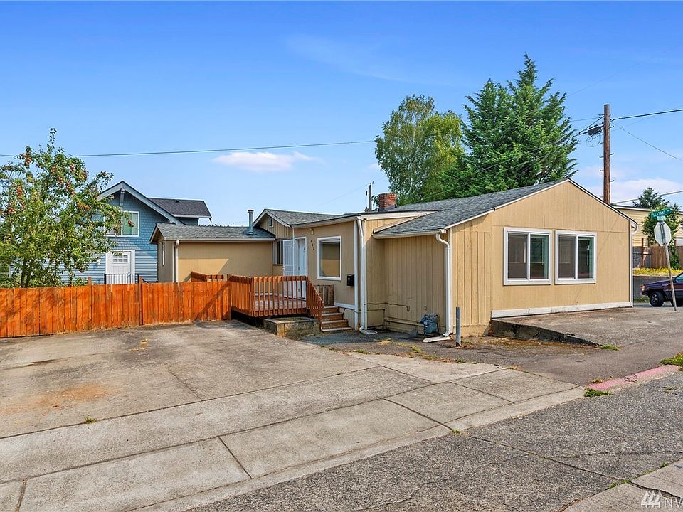 1st image of 402 11th Street Pl