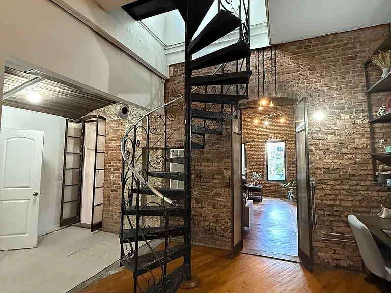 1111 W Randolph St #2 — Photo 10