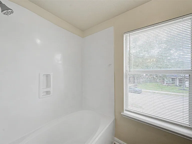 1111 Auburn View Ln — Photo 22