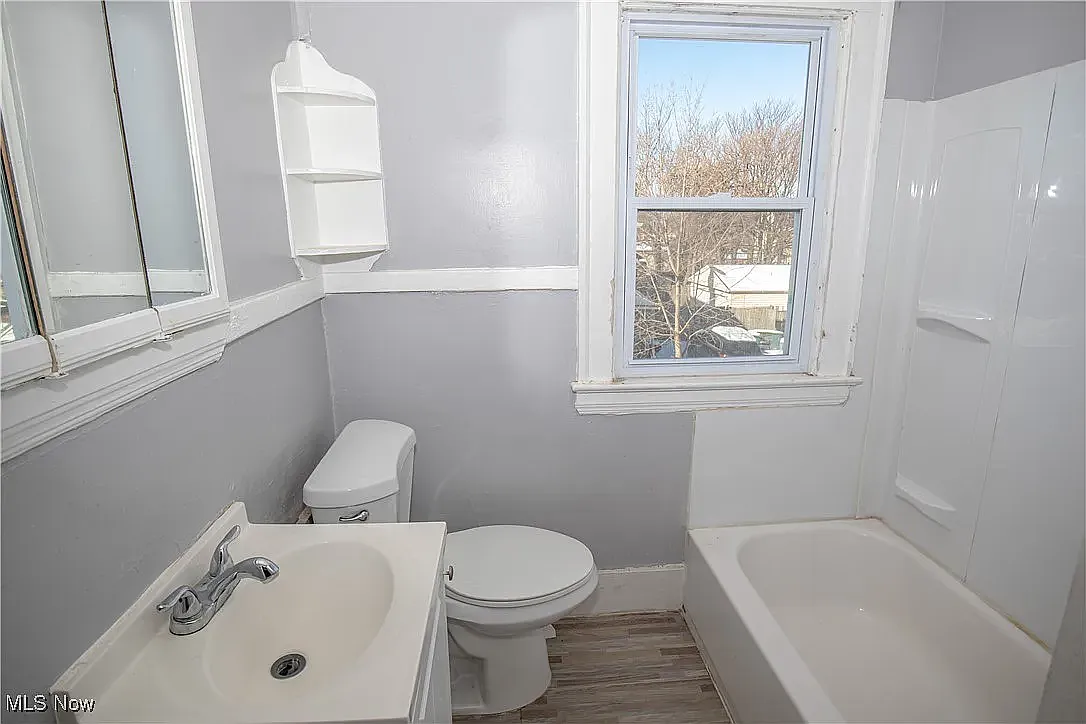 2 bed, 830 sqft, $995 — Photo 4