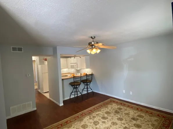 1510 W 25th Ct #F, Lawrence, KS 66046