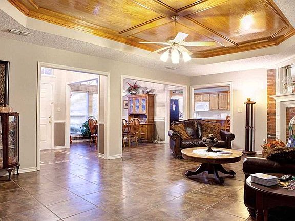 3rd image of 5910 Forest Bend Ln