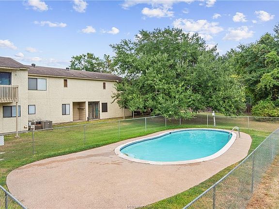 2nd image of 4405 Carter Creek Pkwy APT 4