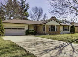 1928 Millbank St SE, Grand Rapids, MI 49508