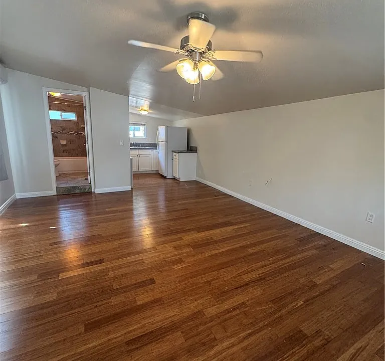 3034 E Del Mar Blvd