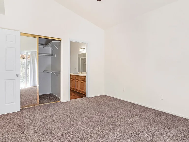 5710 Fox Creek Dr — Photo 12