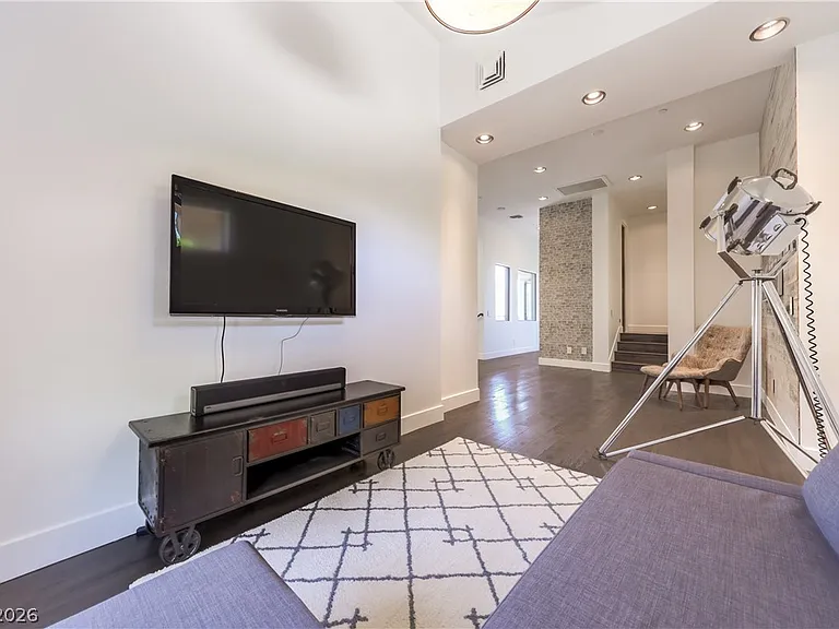1501 Foothills Village Dr — Photo 49