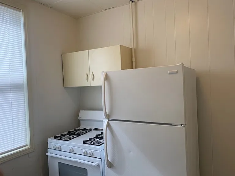 207 East Main St — Photo 3