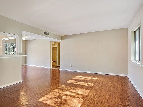 3rd image of 4266 Roswell Rd NE APT F4