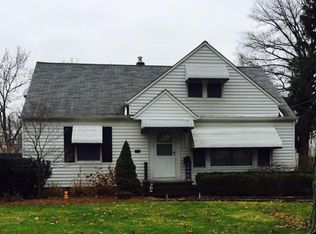 3891 Salisbury Rd, South Euclid, OH 44121