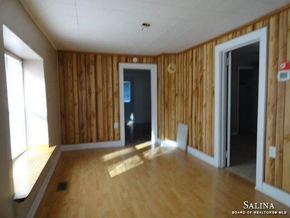 5th image of 337 N Kansas Ave