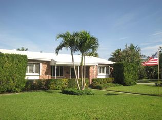 221 S Seacrest Cir, Delray Beach, FL 33444