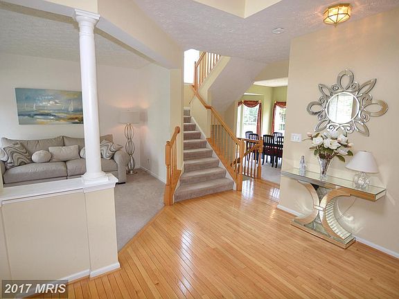 3rd image of 8201 Royal Star Ct
