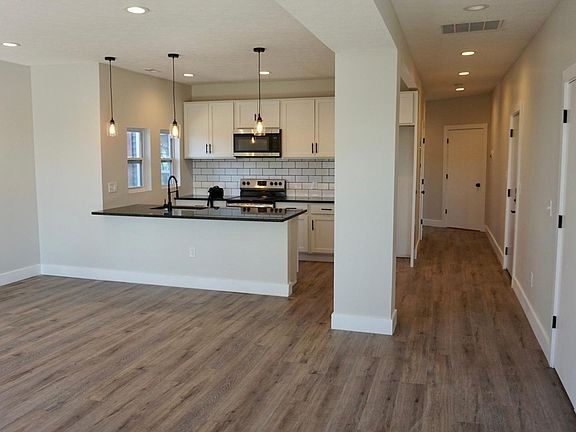 5th image of 5902 Denison Ave #5904