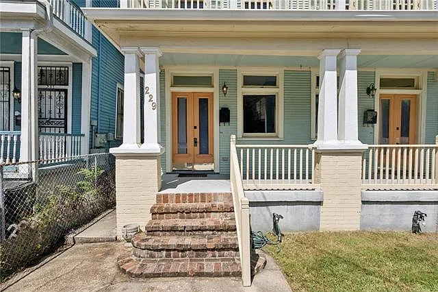 3 bed, 2.0 bath, 1928 sqft, $2,300 — Photo 2