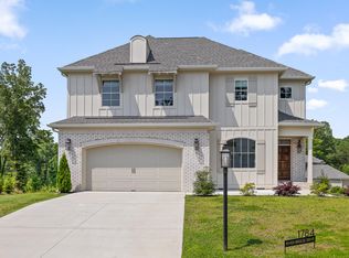 1784 River Breeze Dr, Soddy Daisy, TN 37379