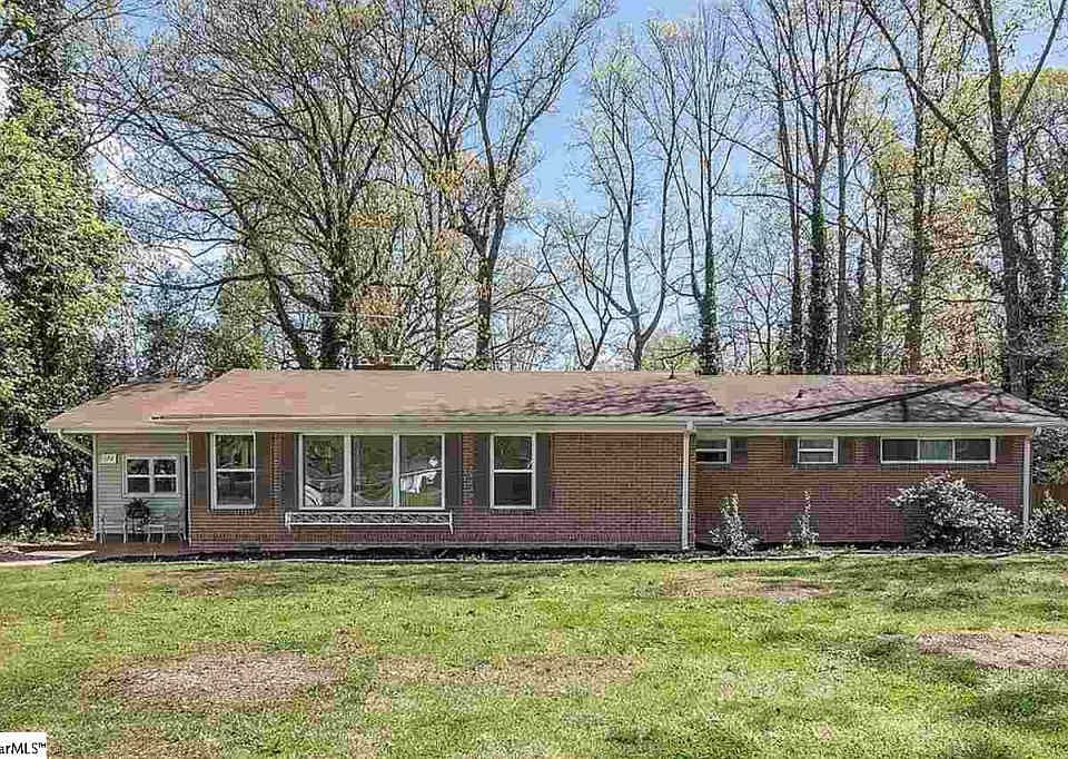 1st image of 120 Dogwood Dr