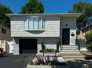 26 Deserre Ave, Staten Island, NY 10312