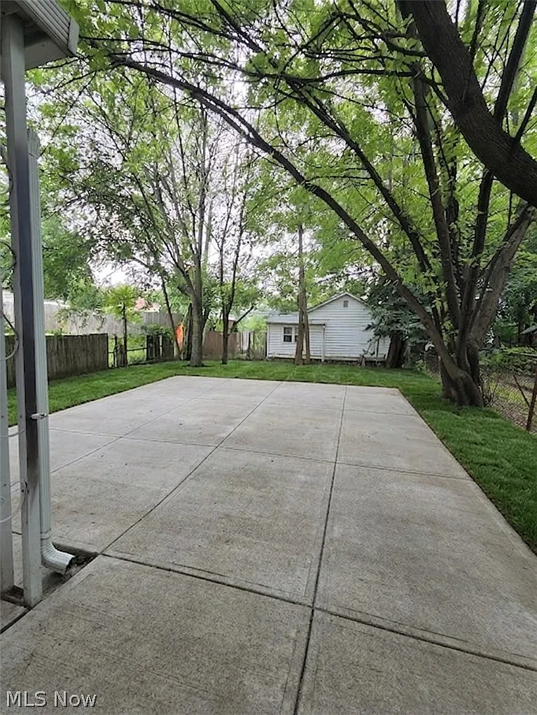 3 bed, 1.0 bath, $1,500 — Photo 4